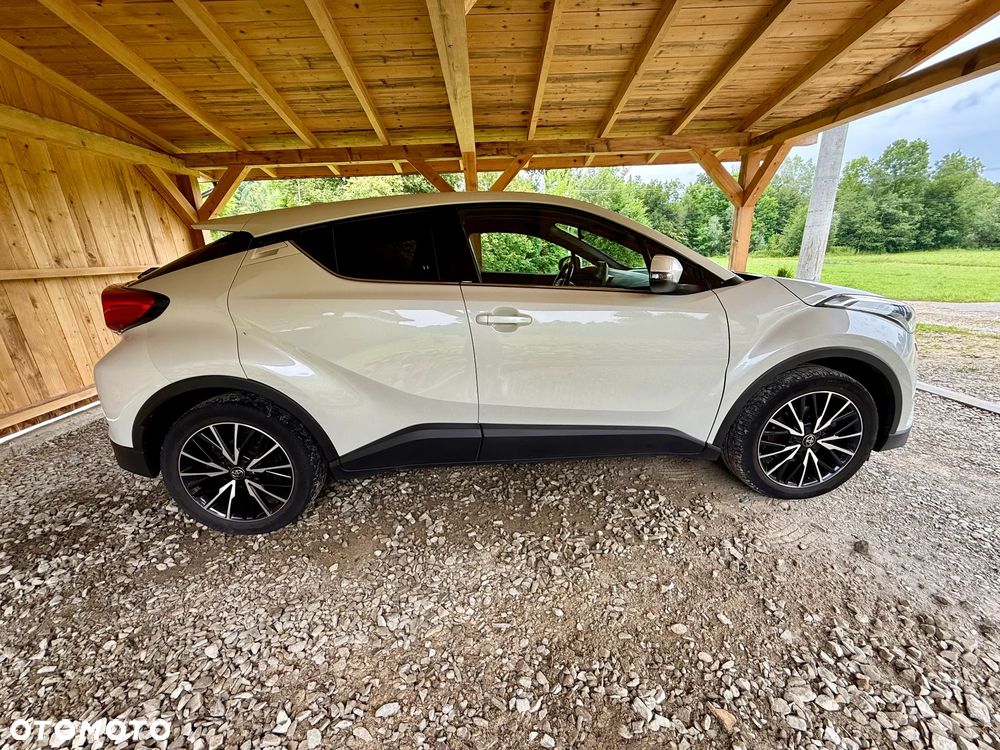Toyota C-HR 1.2 T Premium CVT 4x4 - 11