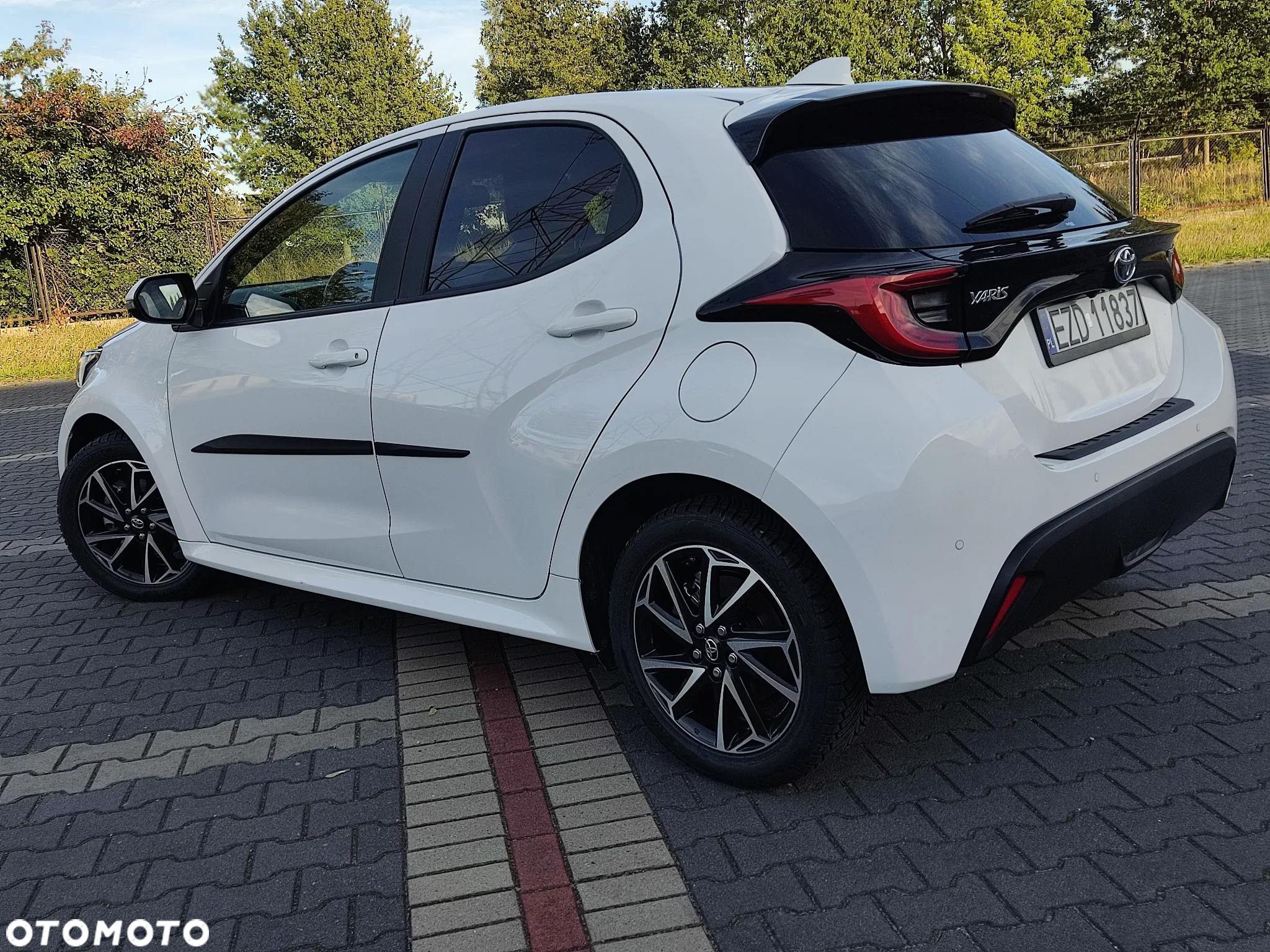 Toyota Yaris Hybrid 1.5 Executive - 6