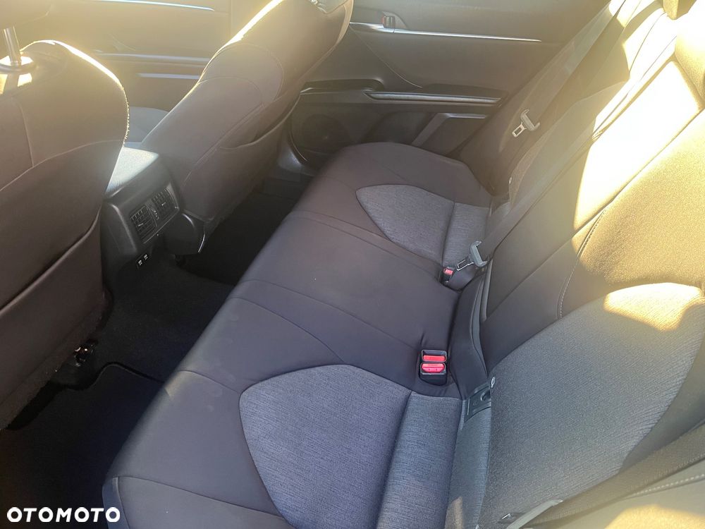 Toyota Camry 2.5 Hybrid Comfort CVT - 12