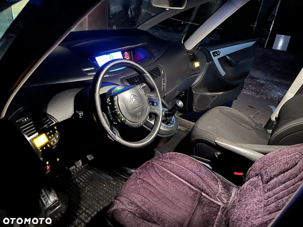 Citroën C4 Grand Picasso 1.8 16V Style - 8
