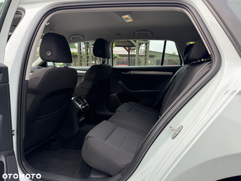 Skoda Superb 1.6 TDI Ambition - 14
