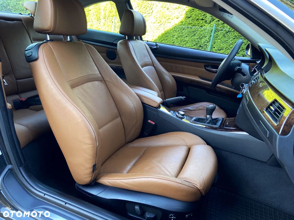 BMW Seria 3 320d - 16