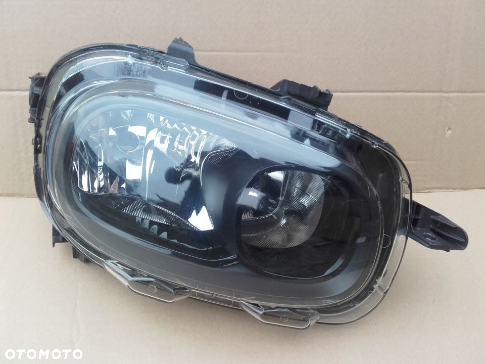 REFLEKTOR LAMPA PRAWA CITROEN C3 NOWY MODEL 17 R - 1