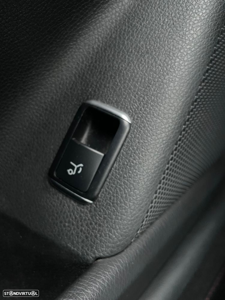 Mercedes-Benz CLA 45 AMG 4Matic Shooting Brake Speedshift 7G-DCT Night Edition - 25