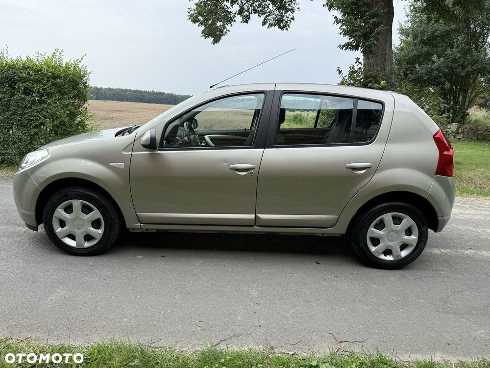Dacia Sandero 1.2 16V 75 Celebration - 13