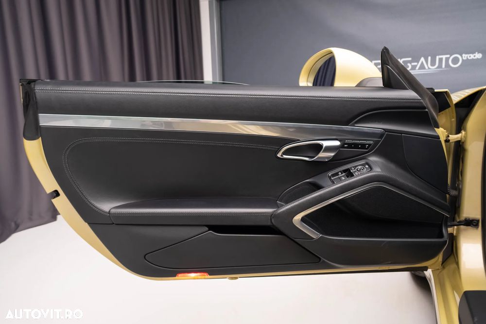 Porsche 911 Carrera 4S PDK - 16