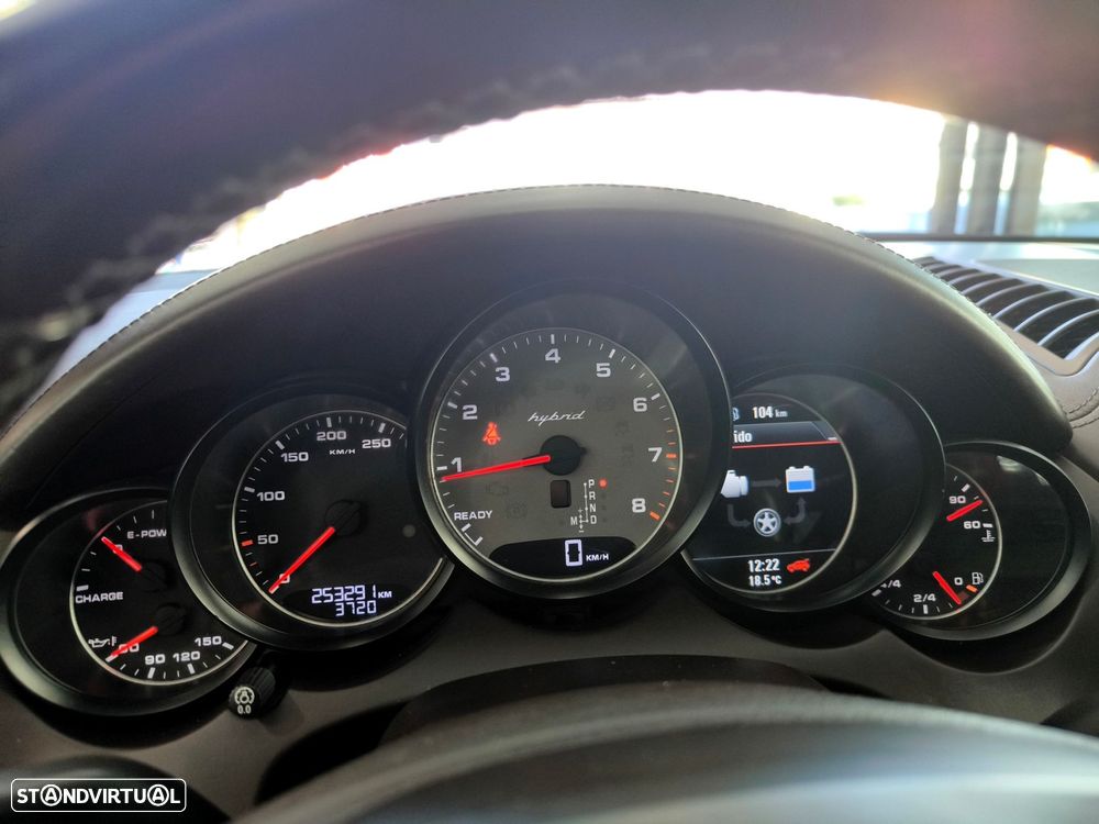 Porsche Cayenne - 23