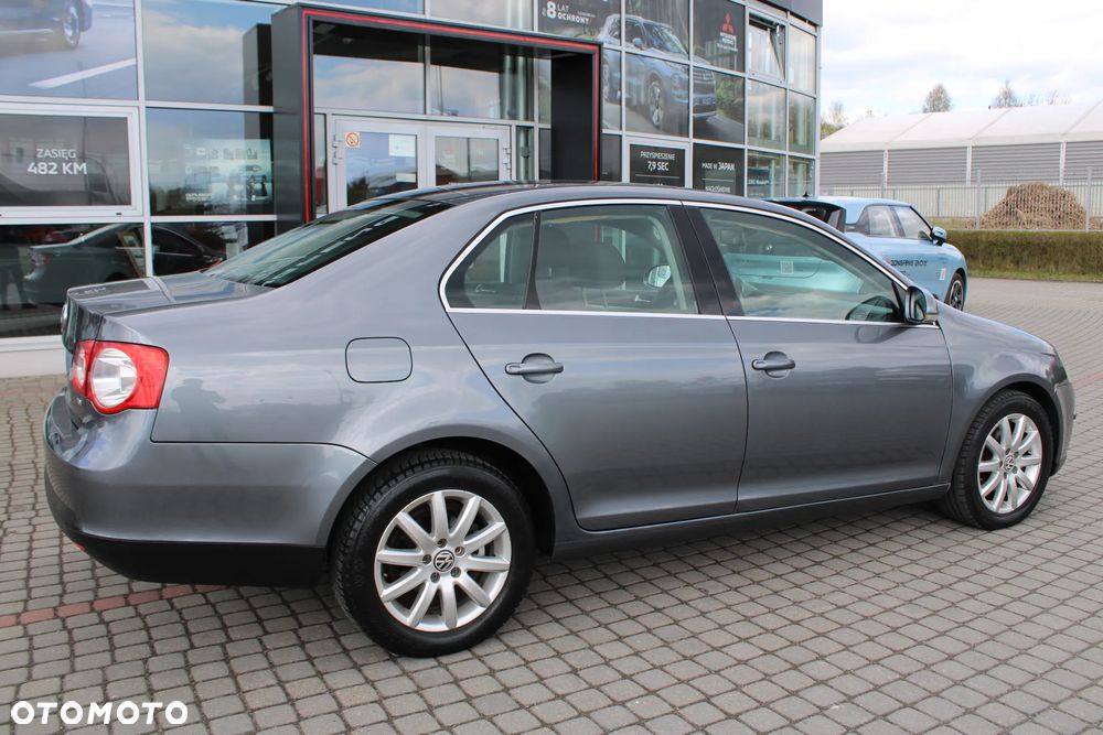 Volkswagen Jetta 1.9 TDI Comfortline - 3