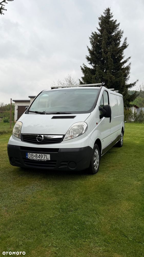 Opel Vivaro - 1