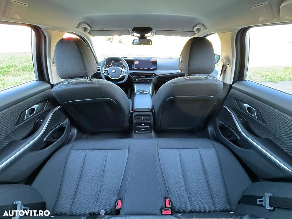 BMW 3 Series 2024 — imagine 13