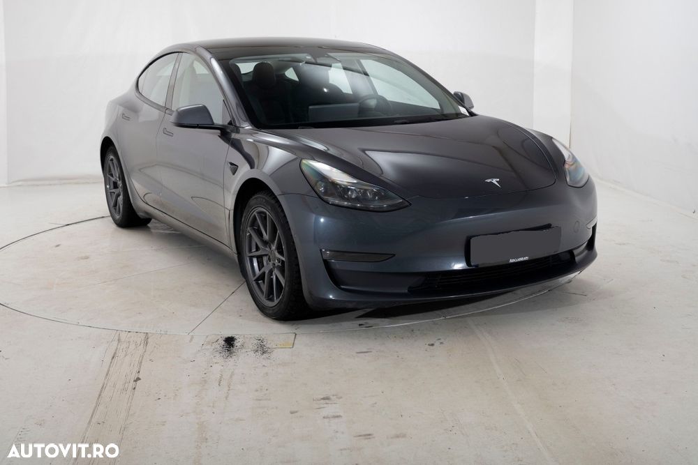 Tesla Model 3 - 2