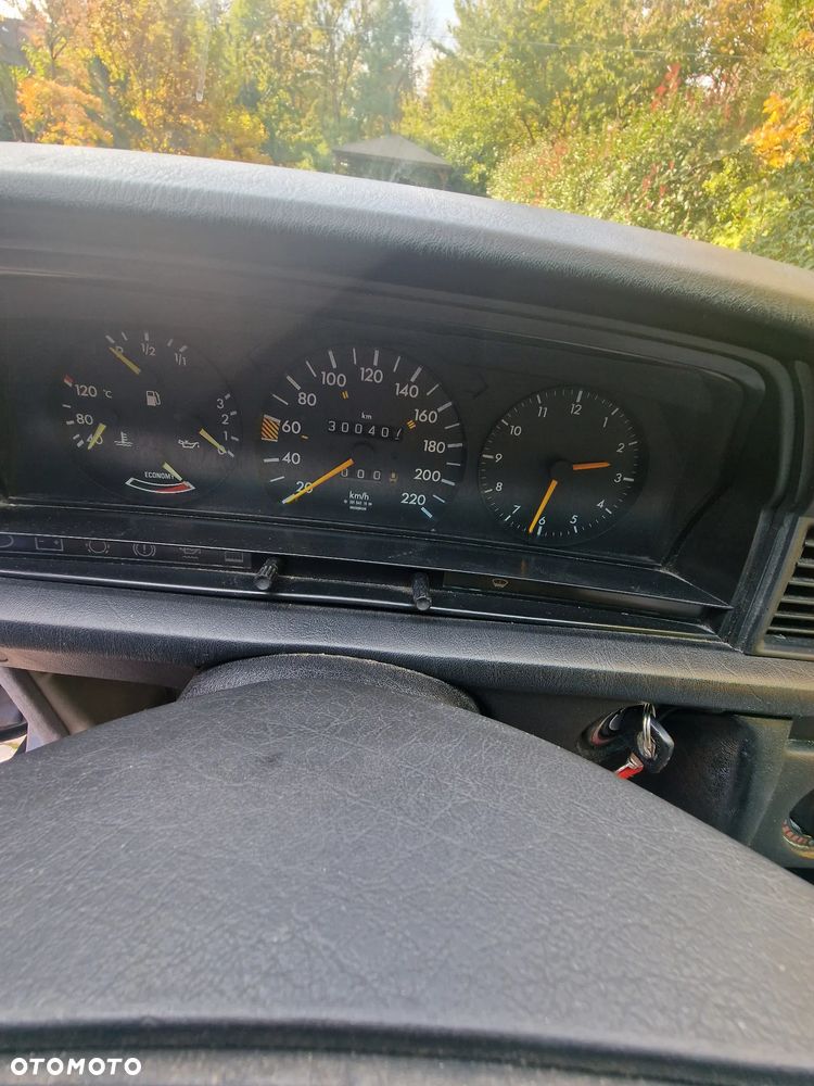 Mercedes-Benz W201 (190) - 19