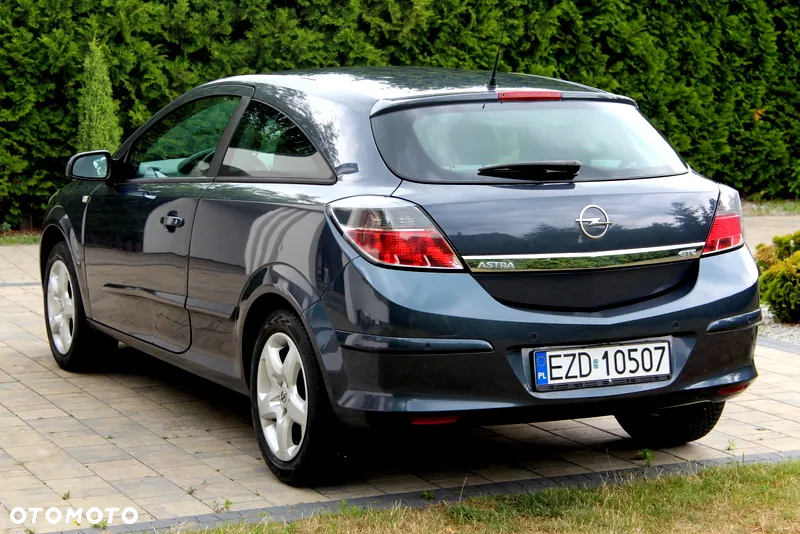 Opel Astra GTC 1.6 Edition 111 Jahre - 4