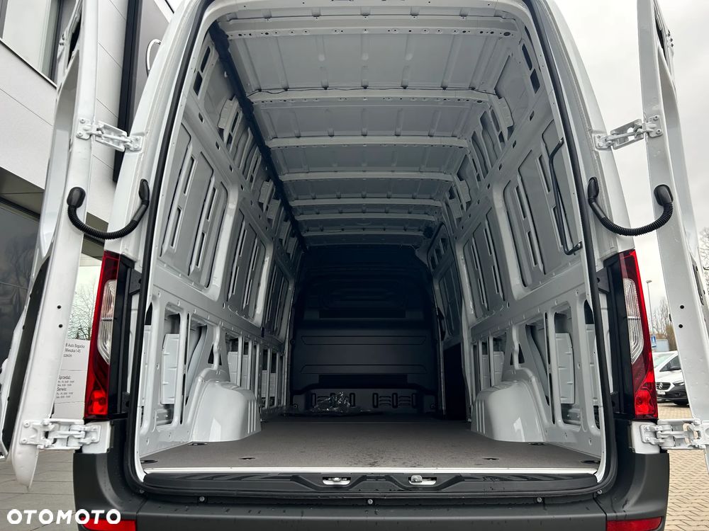 Mercedes-Benz Sprinter 317 CDI Furgon PRO długi - 12