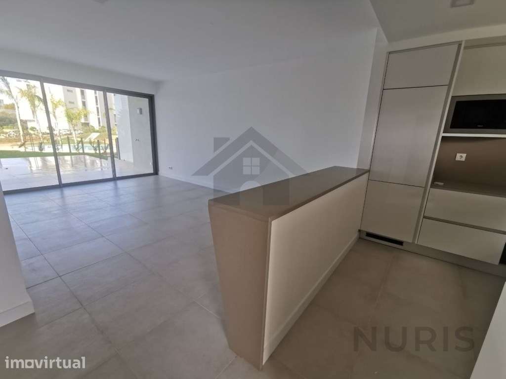 Apartamento T1 para Arrendamento Anual na Praia da Rocha - Grande imagem: 4/14