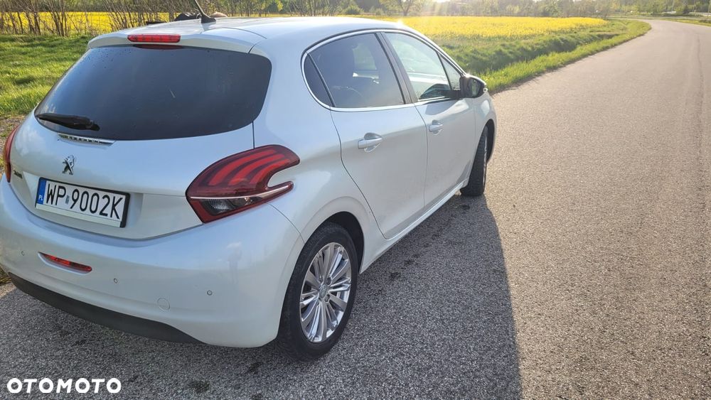 Peugeot 208 - 6