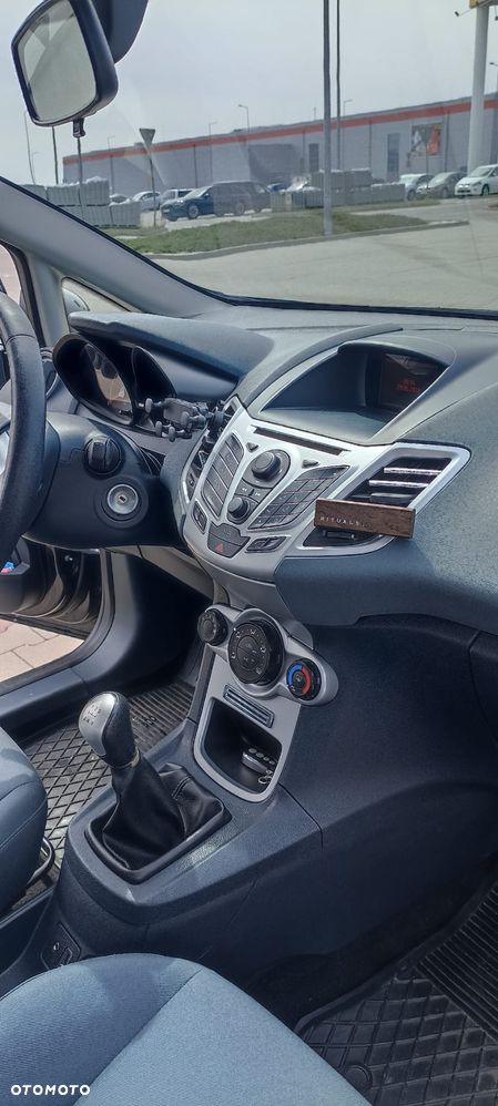 Ford Fiesta 1.25 Champions Edition - 5