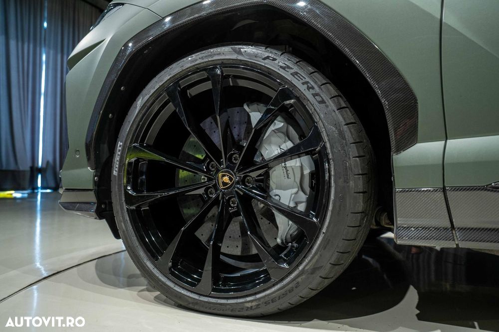 Lamborghini URUS - 15