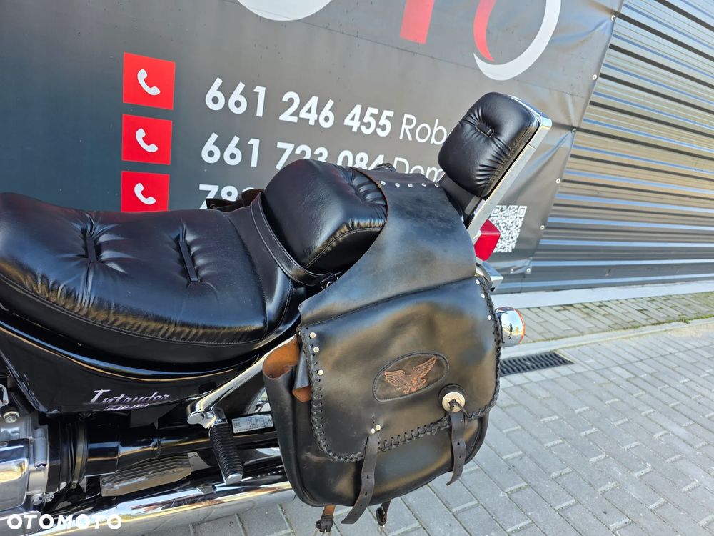 Suzuki Intruder - 8