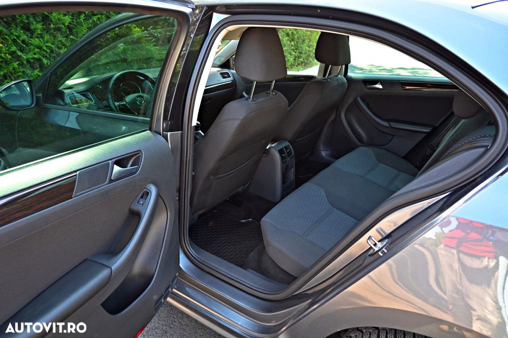 Volkswagen Jetta 1.2 TSI Comfortline - 9