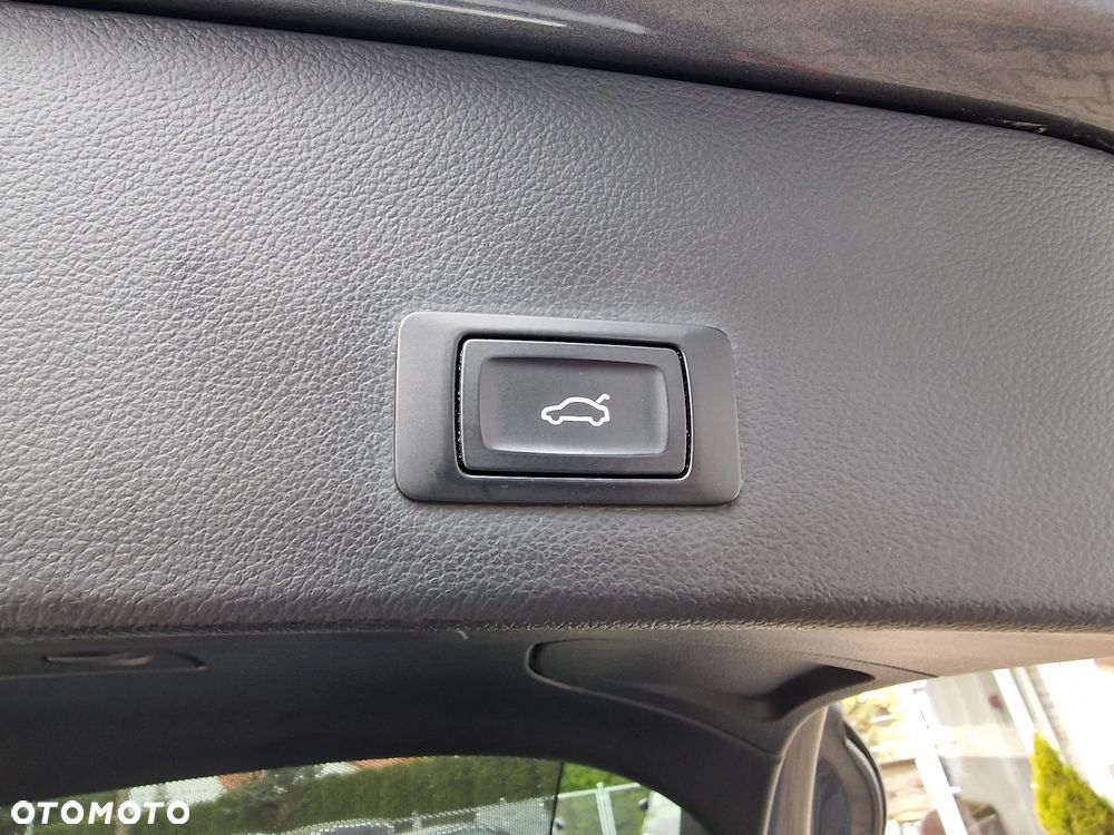 Audi A6 Avant 2.0 TDI Ultra S tronic - 18