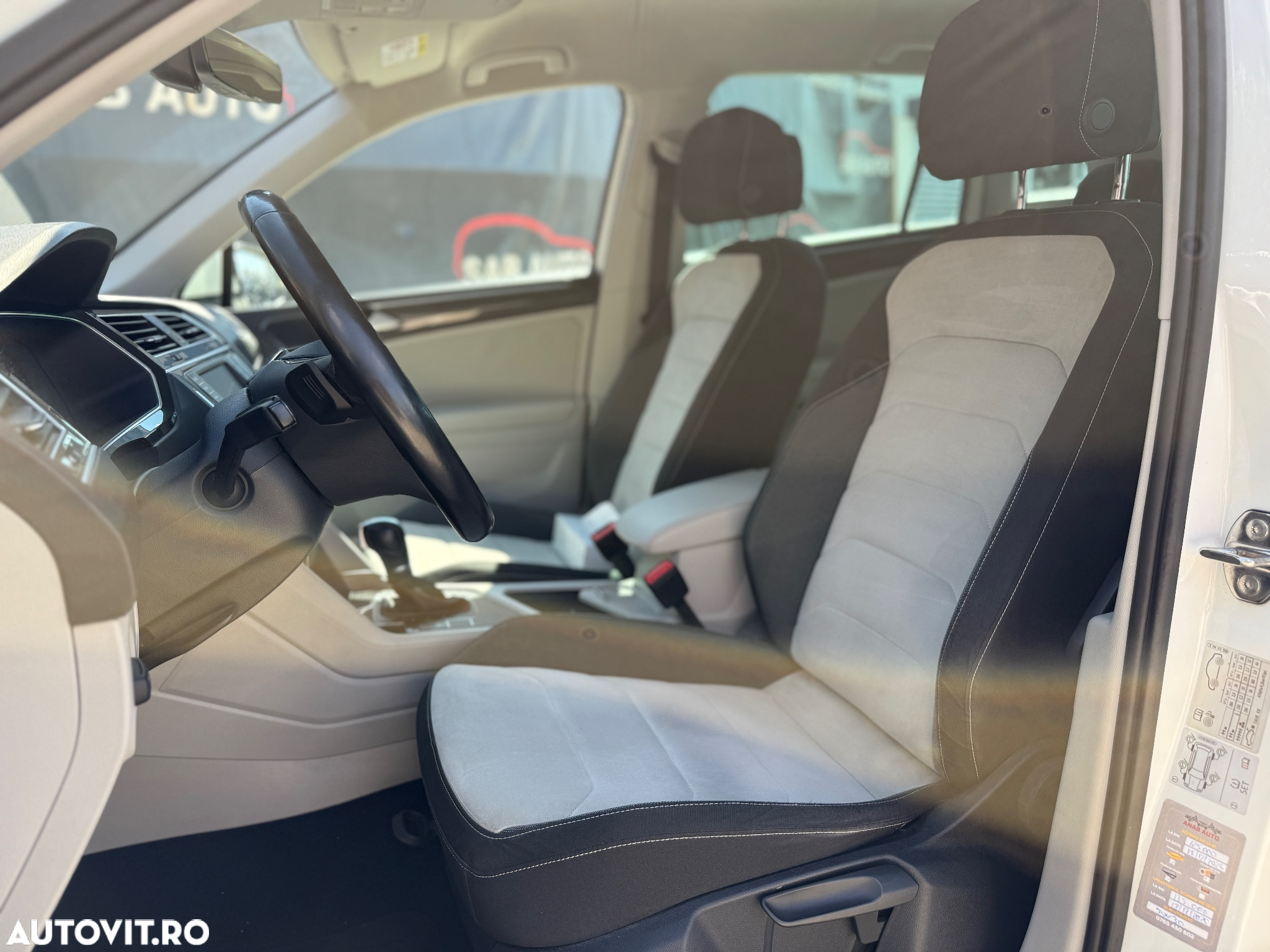 Volkswagen Tiguan 2.0 TDI SCR DSG R-Line - 15