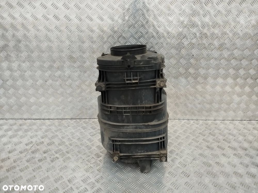 OBUDOWA FILTRA POWIETRZA SCANIA NTG LIFT - 3