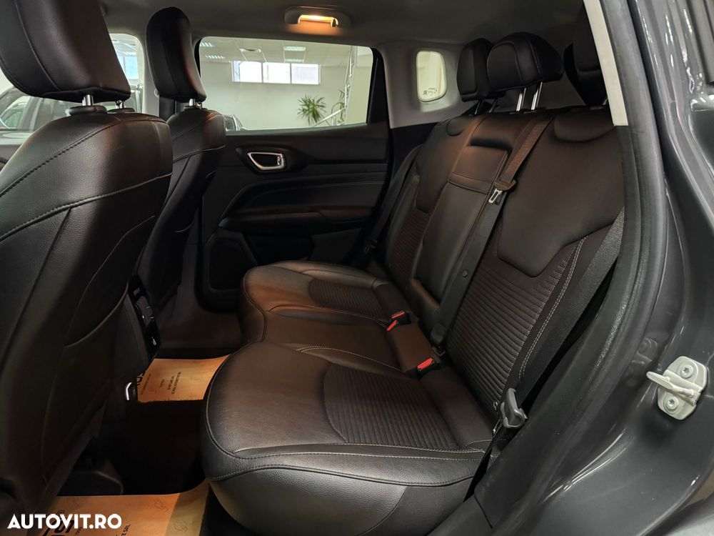 Jeep Compass - 31