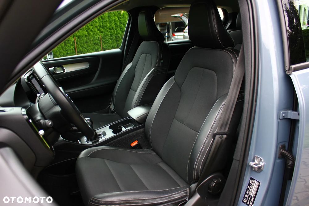 Volvo XC 40 T3 Momentum Pro - 27