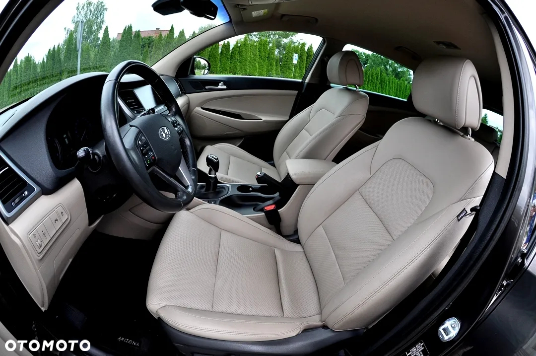 Hyundai Tucson 2.0 CRDI BlueDrive Style 2WD - 18