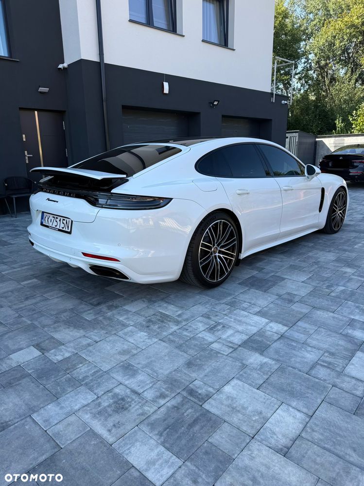 Porsche Panamera 4 - 3