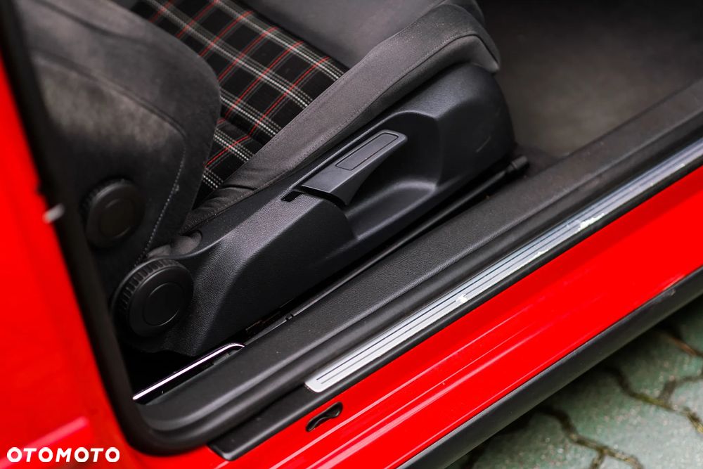 Volkswagen Golf 2.0 GTI - 22