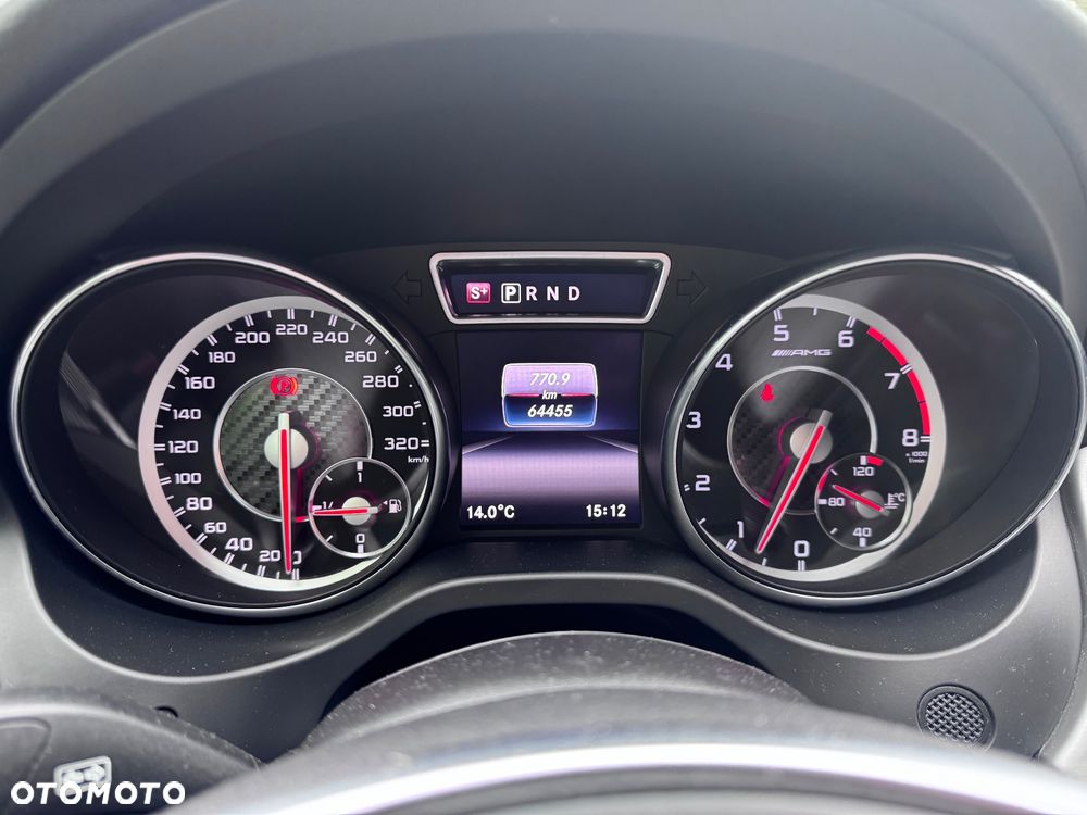 Mercedes-Benz GLA - 13