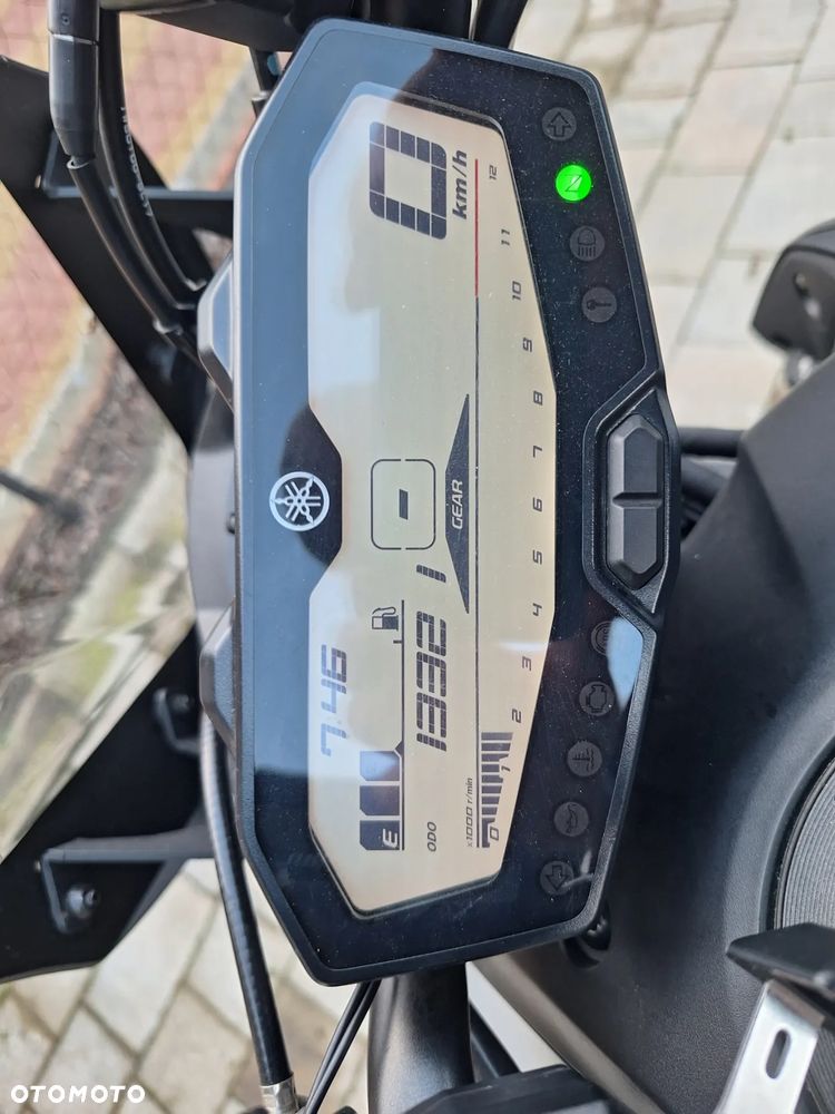 Yamaha MT - 6