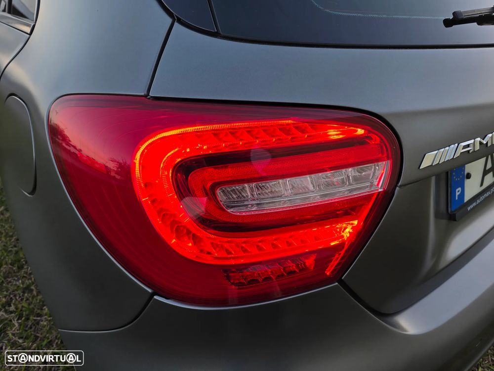 Mercedes-Benz A 45 AMG 4Matic Speedshift 7G-DCT - 17