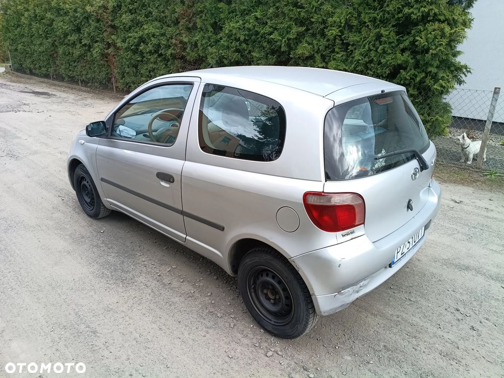 Toyota Yaris 1.0 Base - 5