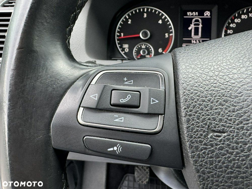 Volkswagen Touran - 24