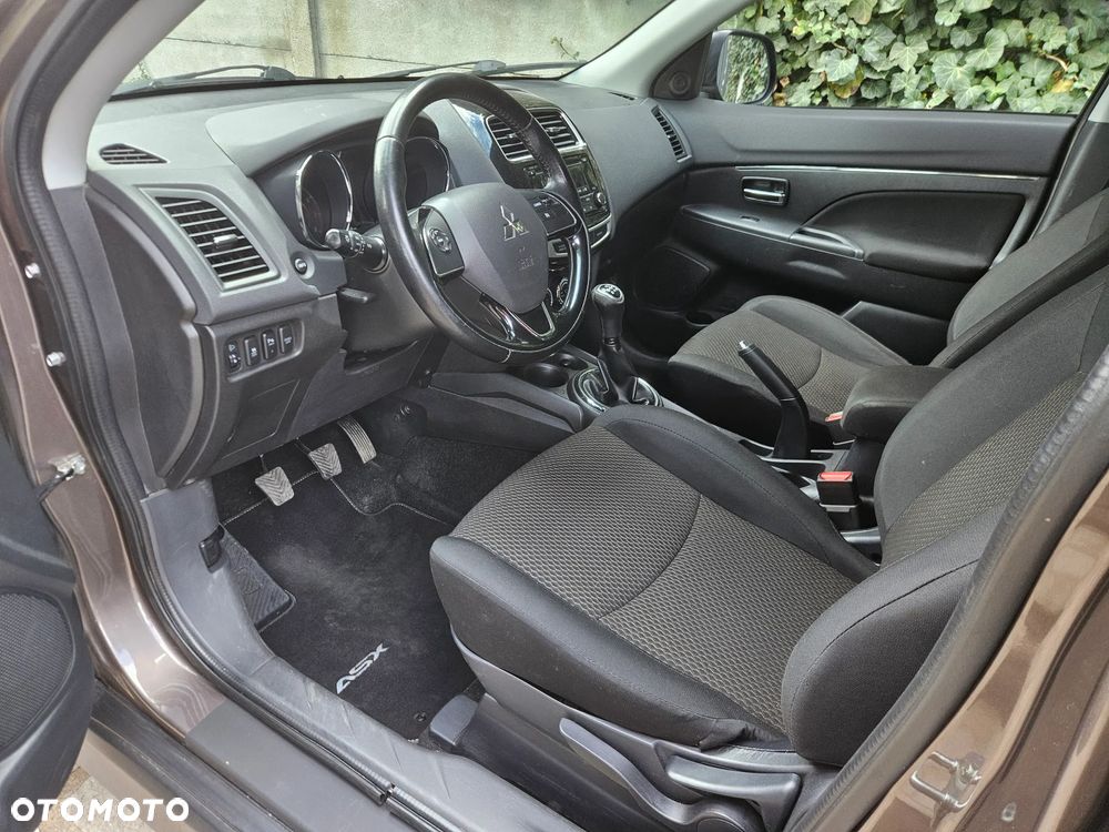 Mitsubishi ASX - 9