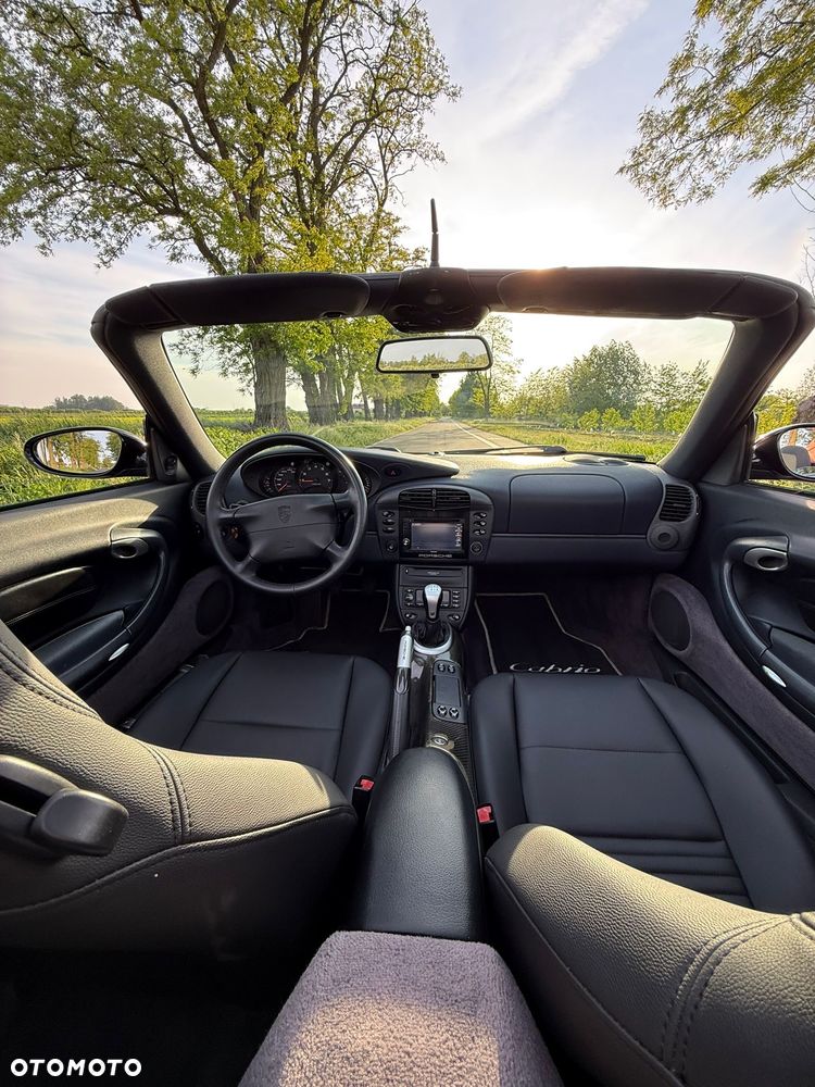 Porsche 911 Carrera - 12