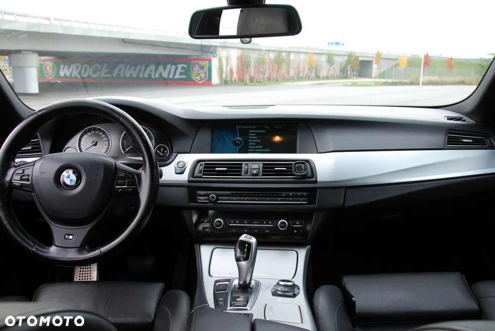 BMW Seria 5 525d xDrive - 9