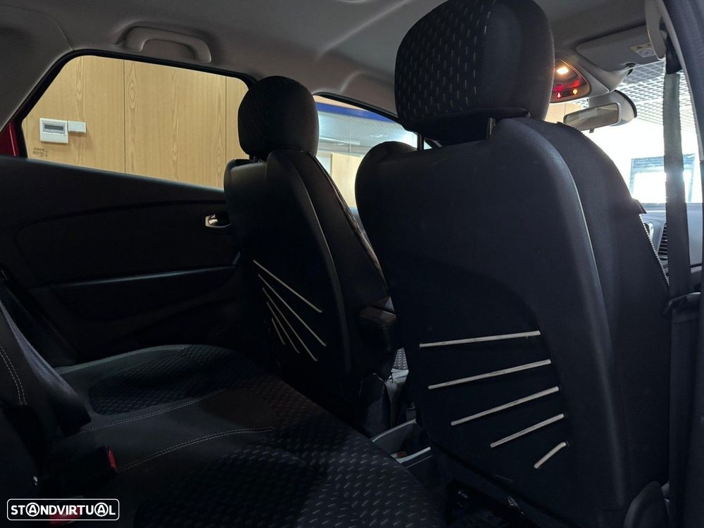 Renault Captur 1.5 dCi Exclusive EDC - 14