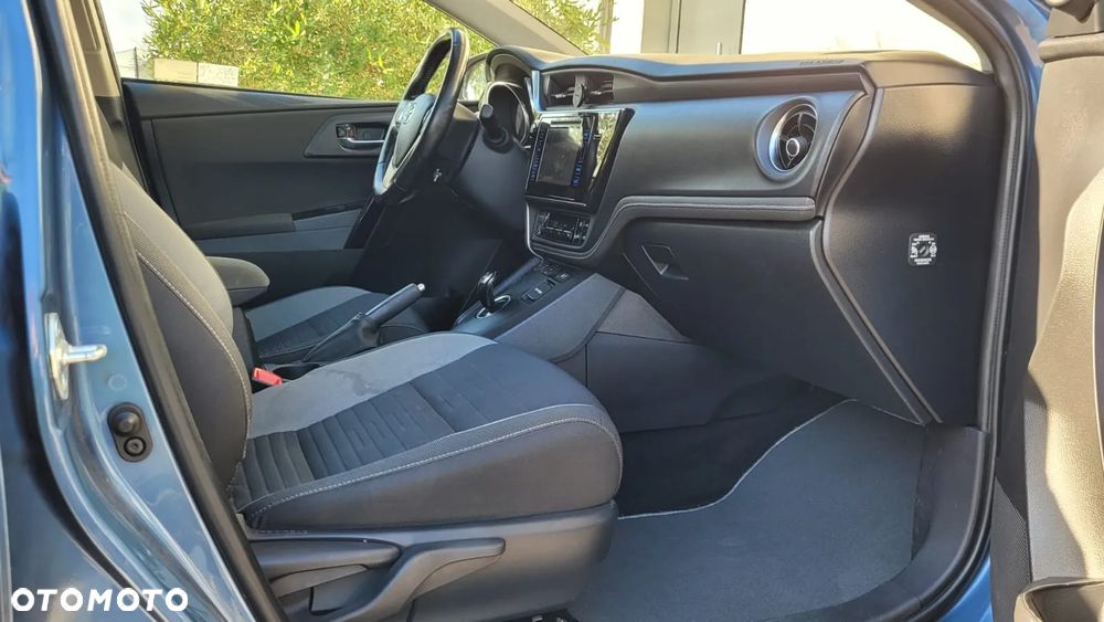 Toyota Auris 1.8 HSD Luna - 6