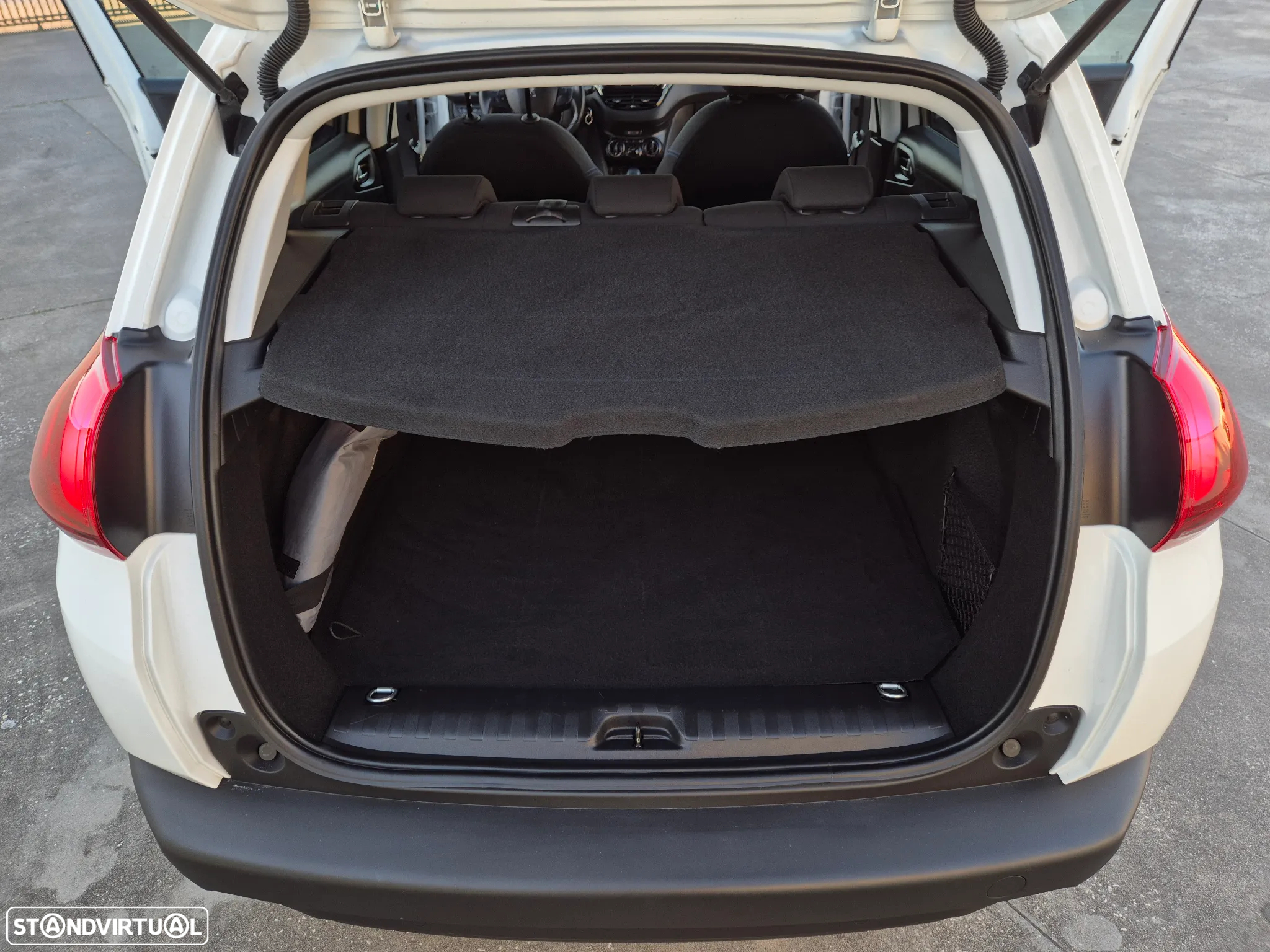 Peugeot 2008 1.2 PureTech Style - 8
