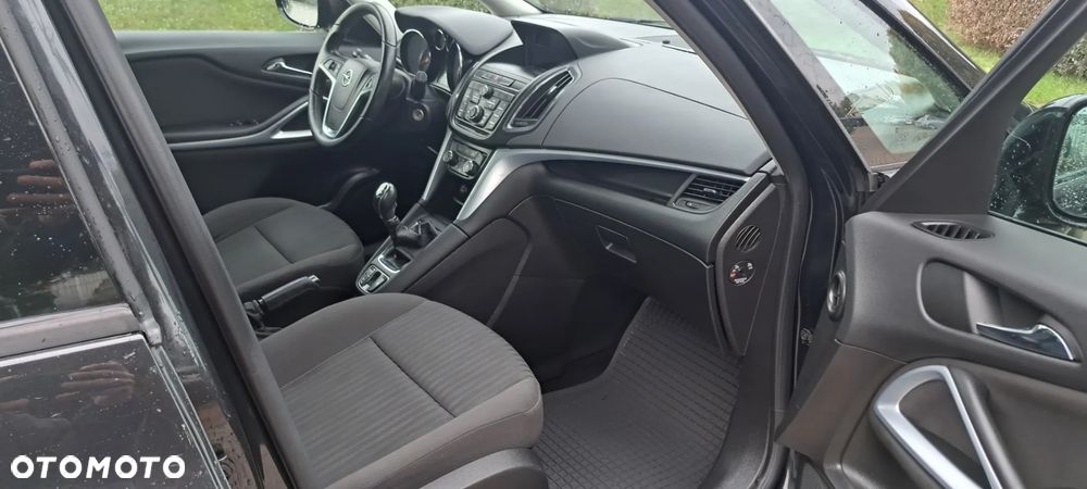 Opel Zafira - 32