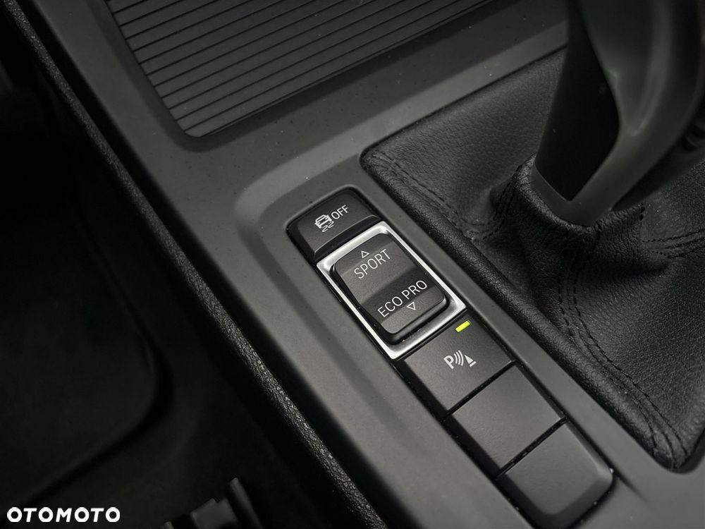 BMW X1 sDrive18i - 12