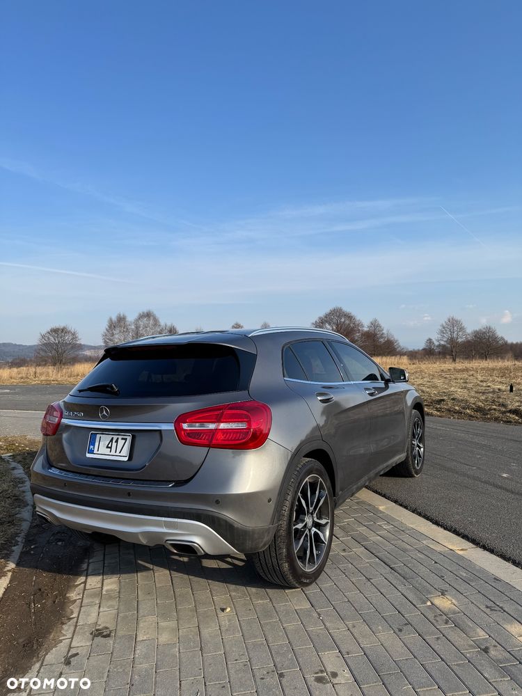 Mercedes-Benz GLA 250 7G-DCT Activity Edition - 27