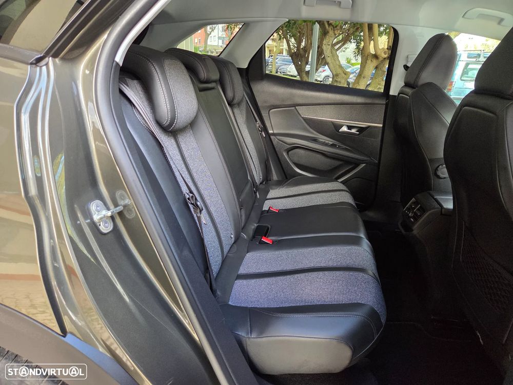 Peugeot 3008 PureTech 130 Stop & Start GPF EAT8 Allure - 18