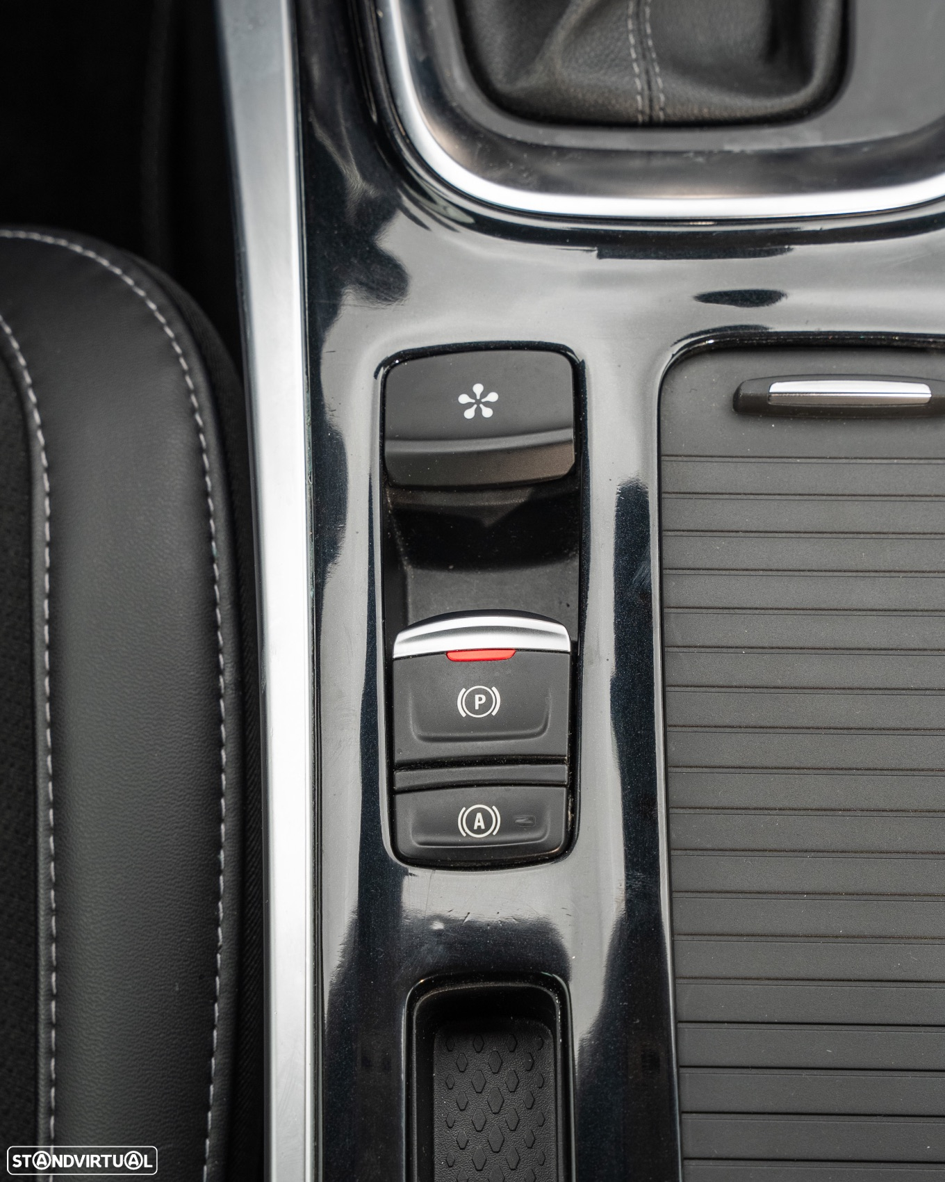 Renault Mégane TCe 140 GPF EDC TECHNO - 18