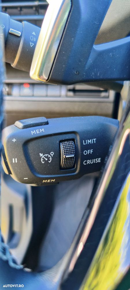 Peugeot 3008 1.5 BlueHDI 130 S&S EAT8 Allure - 32