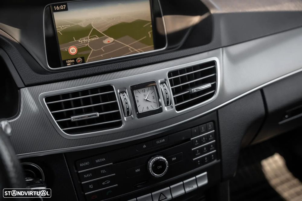 Mercedes-Benz E 300 Bluetec Hybrid Avantgarde - 16